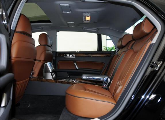 辉腾 2012款 3.6L 尊享定制型 车厢座椅   后排空间
