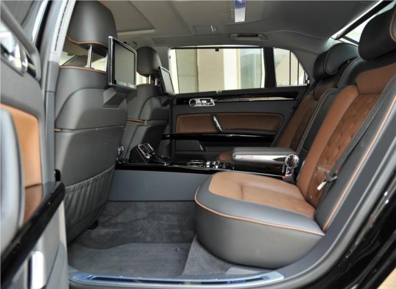 辉腾 2015款  4.2L 奢享版 车厢座椅   后排空间