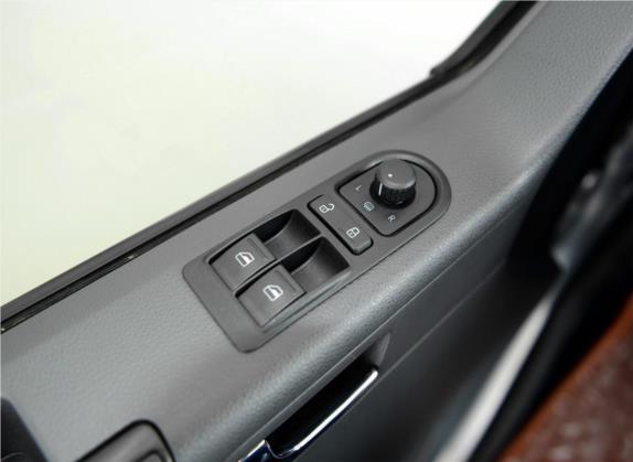 凯路威 2014款 2.0TSI 两驱舒适版 车厢座椅   门窗控制