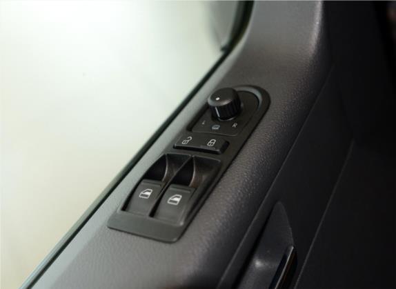 凯路威 2014款 2.0TSI 四驱舒适版 车厢座椅   门窗控制