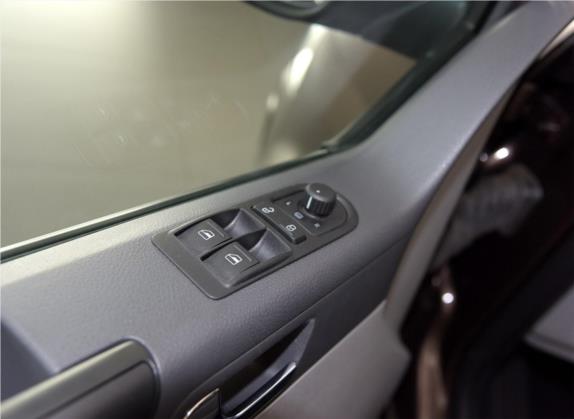 凯路威 2015款 2.0TSI 四驱舒适版 车厢座椅   门窗控制