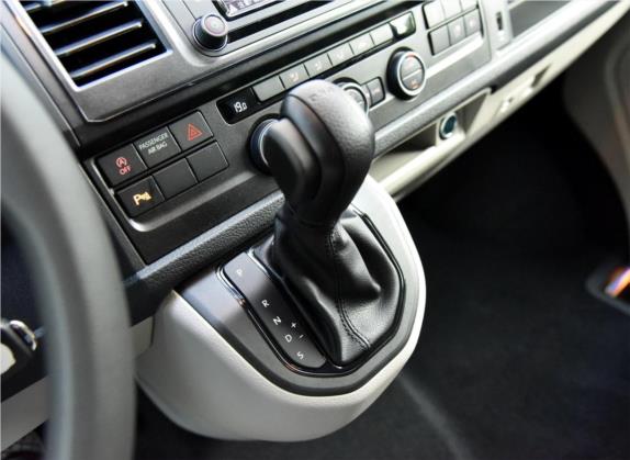 凯路威 2016款 2.0TSI 四驱舒适版 9座 中控类   挡把