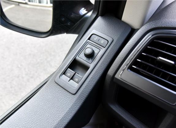 凯路威 2016款 2.0TSI 四驱舒适版 9座 车厢座椅   门窗控制