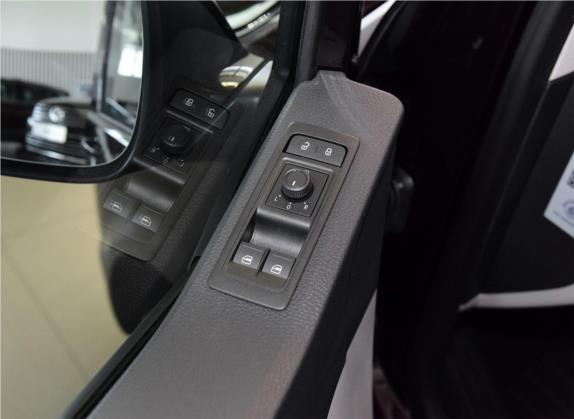 凯路威 2017款 2.0TSI 四驱舒适版 7座 车厢座椅   门窗控制