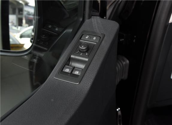 凯路威 2017款 2.0TSI 两驱舒适版 9座 车厢座椅   门窗控制