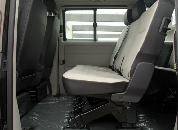 凯路威 2017款 2.0TSI 四驱舒适版 8座 车厢座椅   后排空间