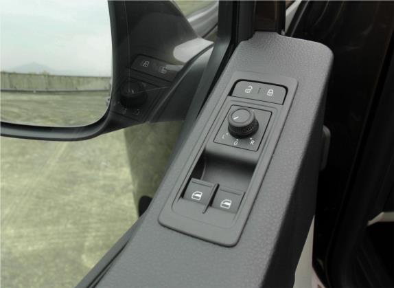 凯路威 2017款 2.0TSI 四驱舒适版 8座 车厢座椅   门窗控制