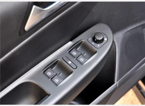 Passat 2008款 R36 旅行版 车厢座椅   门窗控制