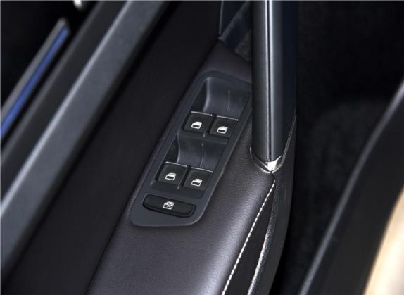 高尔夫(进口) 2015款 2.0TSI R 车厢座椅   门窗控制