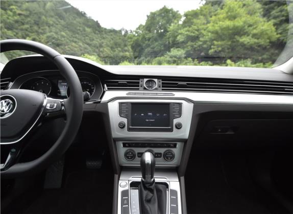 蔚揽 2016款 280TSI 两驱舒行版 中控类   中控台