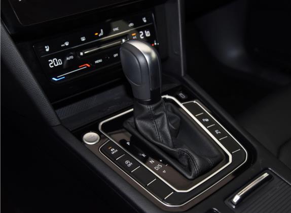 蔚揽 2021款 2.0T 纵行版 中控类   挡把
