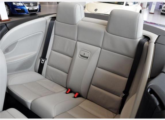 大众Eos 2008款 2.0TSI 6MT 车厢座椅   后排空间