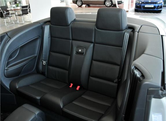 大众Eos 2011款 2.0TSI 车厢座椅   后排空间