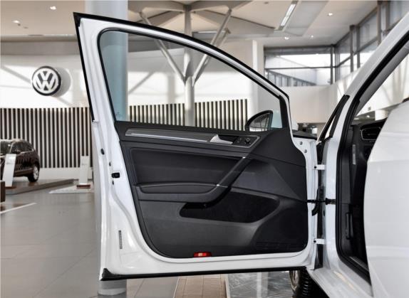 高尔夫新能源(进口) 2018款 e-Golf 车厢座椅   前门板