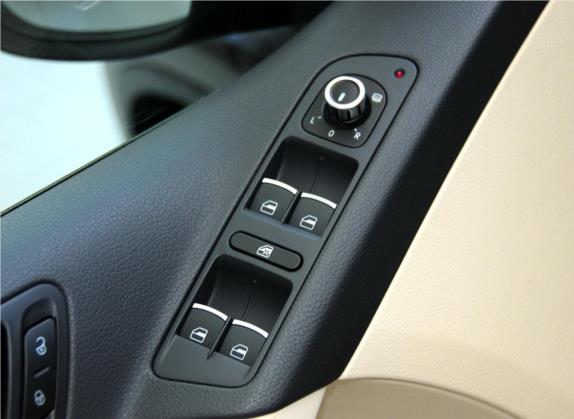 Tiguan 2012款 2.0TDI 豪华版 车厢座椅   门窗控制