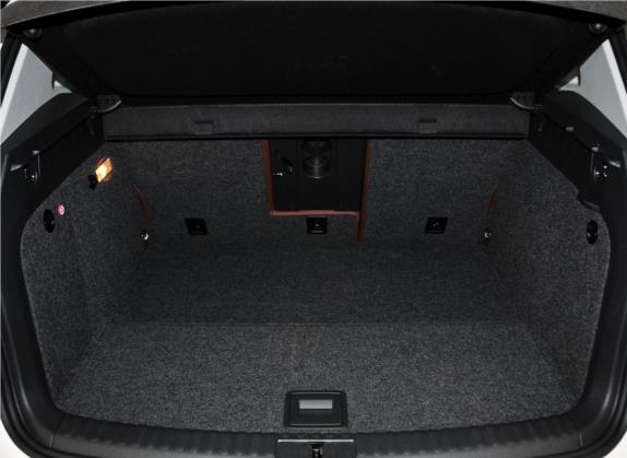 Tiguan 2012款 2.0TSI 豪华版 车厢座椅   后备厢