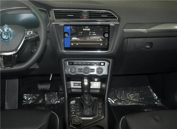 Tiguan 2018款 330TSI 四驱创睿型 中控类   中控台