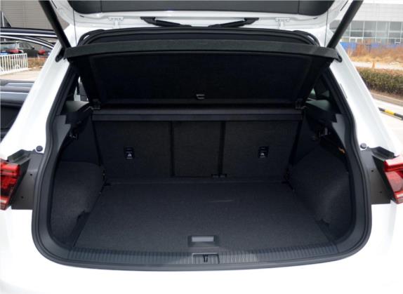 Tiguan 2018款 380TSI 四驱R-Line 车厢座椅   后备厢