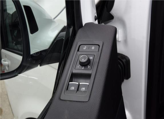 迈特威 2019款 2.0TSI 四驱尊享版 7座 车厢座椅   门窗控制
