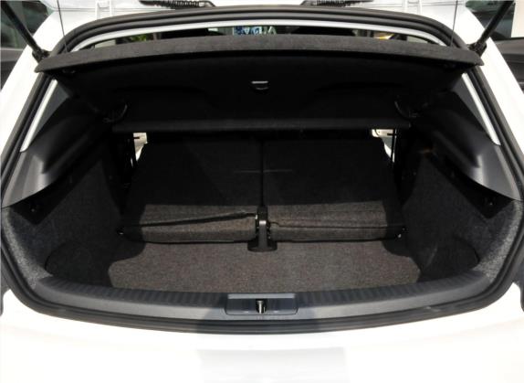 尚酷 2011款 1.4TSI 单增压风尚版 车厢座椅   后备厢