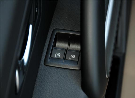 尚酷 2011款 2.0TSI 豪华版 车厢座椅   门窗控制