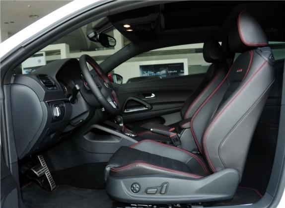 尚酷 2013款 2.0TSI GTS 车厢座椅   前排空间