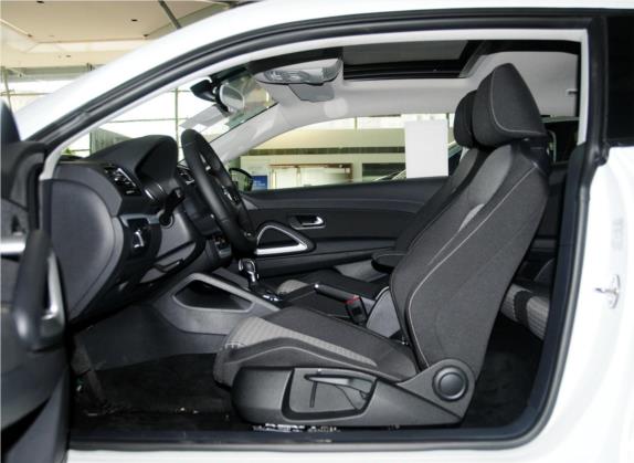 尚酷 2015款 1.4TSI 舒适版 车厢座椅   前排空间