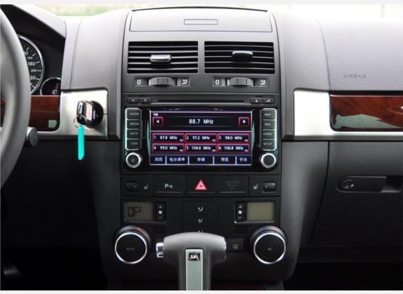 途锐 2009款 3.0T 柴油顶配型 中控类   中控台