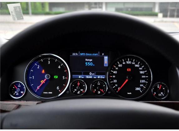 途锐 2009款 3.0T 柴油顶配型 中控类   仪表盘