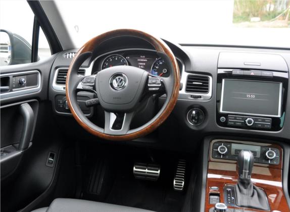 途锐 2011款 3.0TSI Hybrid 中控类   驾驶位