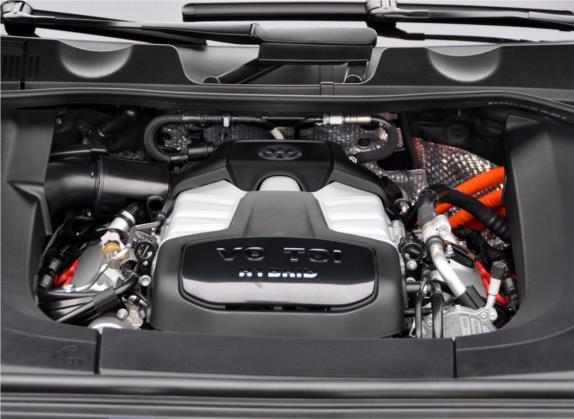 途锐 2011款 3.0TSI Hybrid 其他细节类   发动机舱