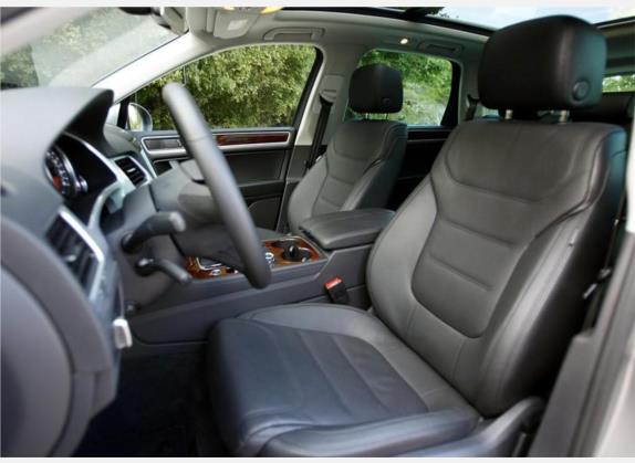 途锐 2011款 3.0TSI Hybrid 车厢座椅   前排空间