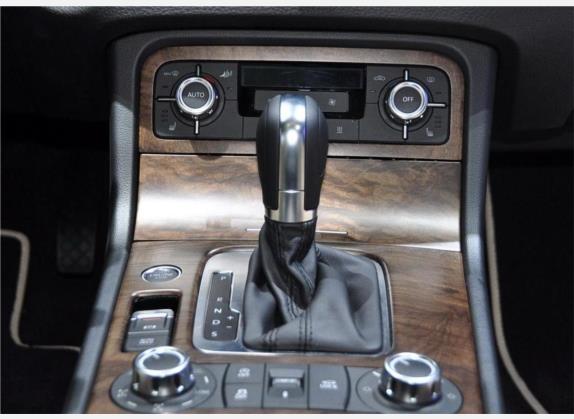 途锐 2011款 3.0TDI 柴油豪华型 中控类   挡把