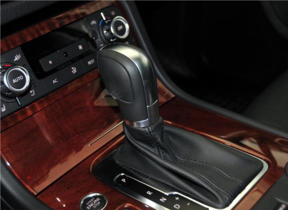 途锐 2011款 3.0TSI 高配型 中控类   挡把