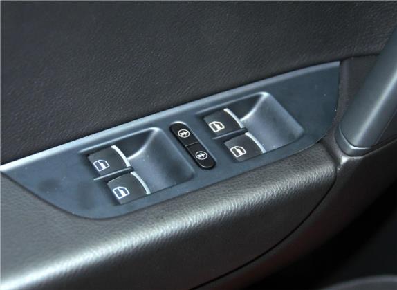 途锐 2011款 3.0TSI 高配型 车厢座椅   门窗控制