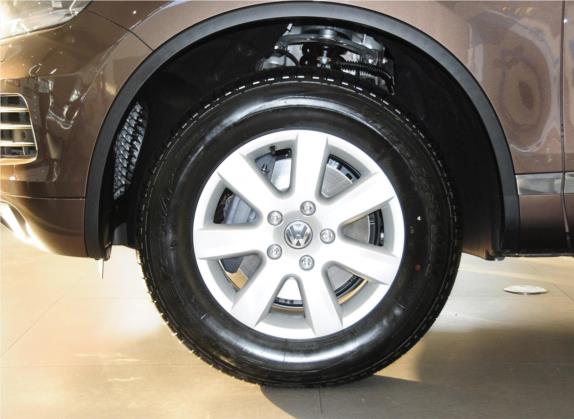 途锐 2011款 3.0TSI 标配型 其他细节类   前轮
