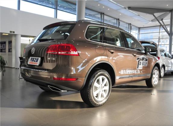 途锐 2011款 3.0TSI 标配型 外观   斜后