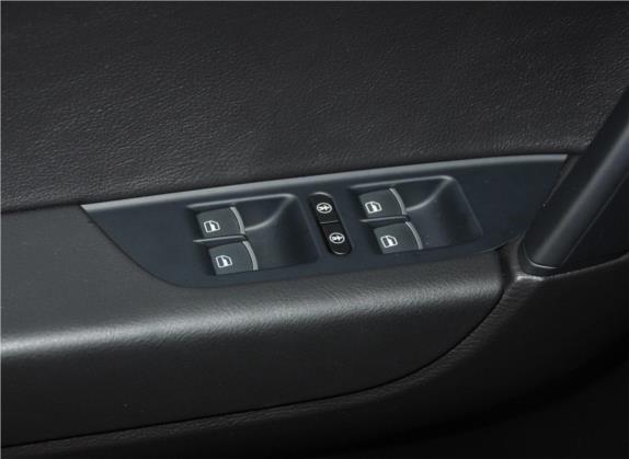 途锐 2011款 3.0TSI 标配型 车厢座椅   门窗控制