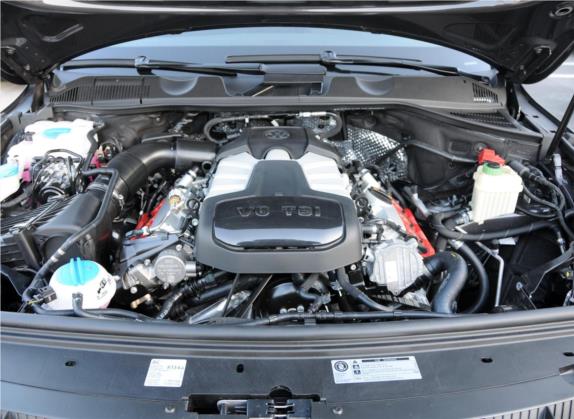 途锐 2011款 3.0TSI 豪华型 其他细节类   发动机舱