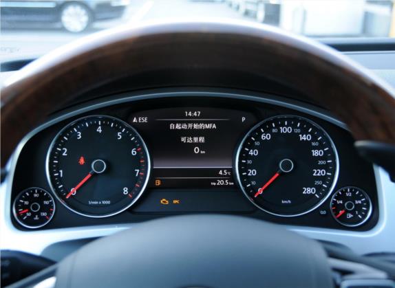 途锐 2011款 3.0TSI 豪华型 中控类   仪表盘