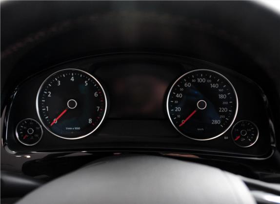 途锐 2013款 3.0TSI X 十周年限量版 中控类   仪表盘