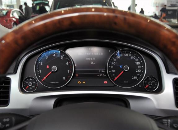 途锐 2013款 3.6L 越野增强高配型 中控类   仪表盘