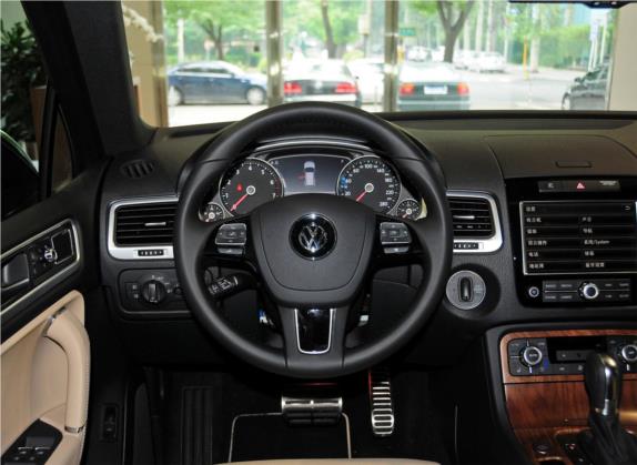 途锐 2014款 4.2L 标准型 中控类   驾驶位