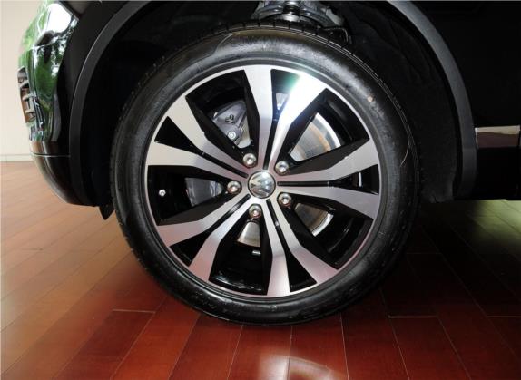 途锐 2014款 4.2L 标准型 其他细节类   前轮
