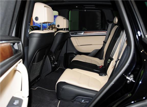 途锐 2014款 4.2L 标准型 车厢座椅   后排空间