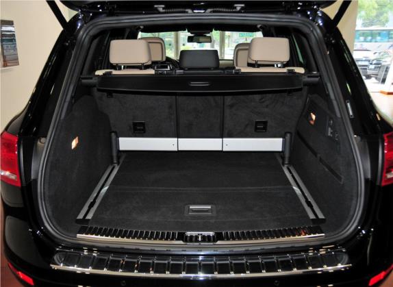 途锐 2014款 4.2L 标准型 车厢座椅   后备厢