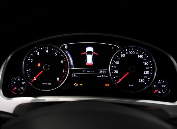途锐 2014款 4.2L 标准型 中控类   仪表盘