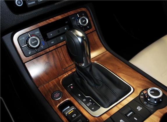 途锐 2014款 4.2L 标准型 中控类   挡把