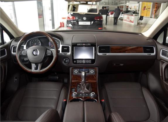 途锐 2015款 3.0TSI 耀锐限量版 中控类   中控全图