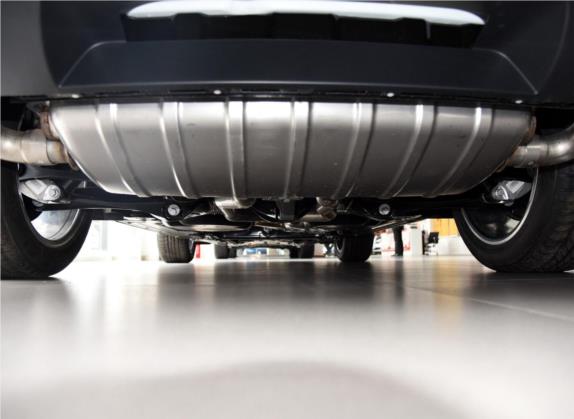 途锐 2015款 3.0TSI 耀锐限量版 其他细节类   后悬架